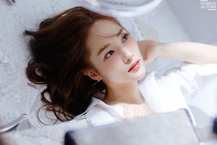 Không chỉ đập mặt xây lại, thư kí Kim còn duy trì nhan sắc không tuổi nhờ 4 cách sau-8