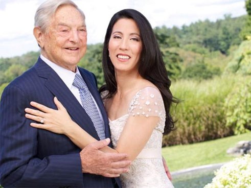 Cuộc hôn nhân gây tranh cãi giữa tỷ phú 83 tuổi với 