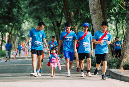 Cuối tuần, cả nhà ra Bờ Hồ chạy MB Ageas Life Family Ekiden-4