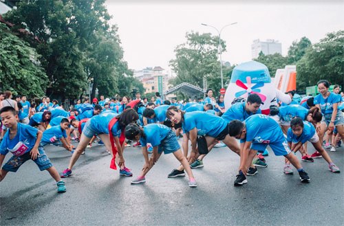 Cuối tuần, cả nhà ra Bờ Hồ chạy MB Ageas Life Family Ekiden-5