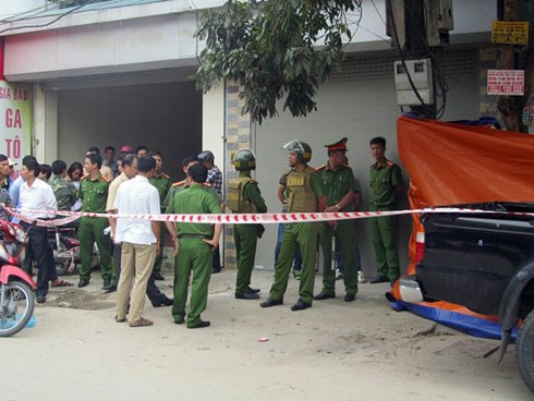 Kẻ nổ súng bắn chết 2 vợ chồng để lại thư trước khi gây án