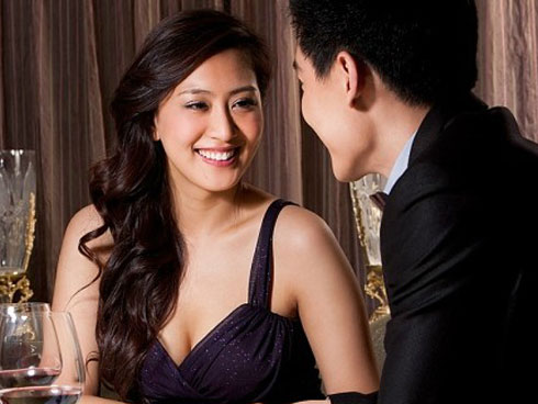 Cô gái trẻ chuẩn bị làm đám cưới thì mẹ bạn trai cũ xuất hiện và tiết lộ một bí mật đau xót-3