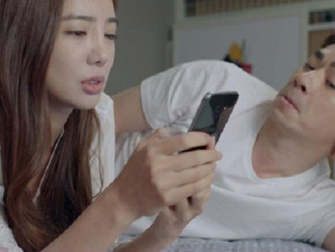Sự thật trào nước mắt sau những lần đi sớm về khuya của chồng
