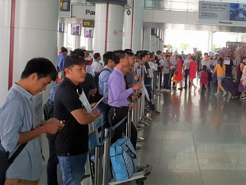 Đánh giày bị chặt chém đến 450.000 đồng, khách kiên quyết không đưa tiền-3