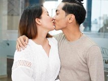Khánh Thi hôn đắm đuối Phan Hiển, phủ nhận hôn nhân trục trặc Khánh Thi hôn đắm đuối Phan Hiển, phủ nhận hôn nhân trục trặc