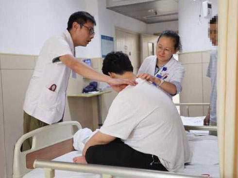 Hốt hoảng khi tay chân con tím ngắt, nhìn vào bữa ăn mẹ chuẩn bị liền hiểu lý do-3