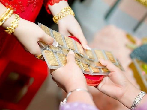 Góc éo le: Cô dâu về nhà mẹ đẻ ngay sau khi đưa dâu, bị cả nhà chồng giật ngược đòi vàng, lý do đằng sau đám cưới hỗn loạn ấy mới đáng thương-4