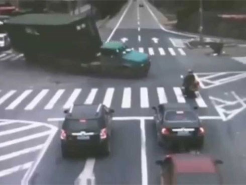 Tưởng đâm anh mà dễ à?