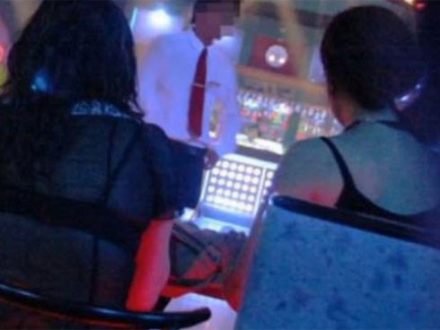 Mê muội những cuộc tình giữa quý bà và