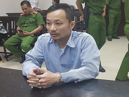 Về nhà vợ chơi, người đàn ông đâm chết 2 người