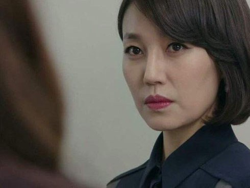 Chê con dâu tương lai vừa nghèo, vừa quê, mẹ chồng cứng họng khi nghe lời 'bật lại'