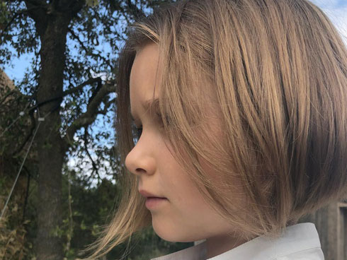 Người ta ngực khủng thì đẹp, riêng bà Becks lên đời nhan sắc nhờ lép-9