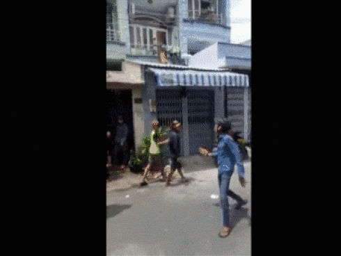 Không tranh được đồ cúng rằm tháng 7, nam thanh niên ném gạch vào nhà gia chủ?