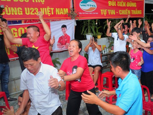 Fanzone lập vội tại quê nhà tuyển thủ Olympic VN trước trận bán kết