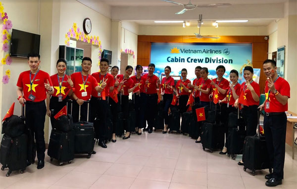 Ngập sắc đỏ trên chuyến bay Vietnam Airlines sang Indonesia-2