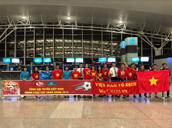 Ngập sắc đỏ trên chuyến bay Vietnam Airlines sang Indonesia-5