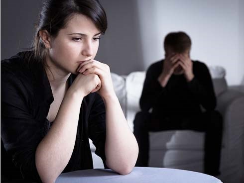 Mẹ chồng lừa lọc khiến vợ chồng tôi điêu đứng, tôi hận bà đến mức chết cũng không về chịu tang