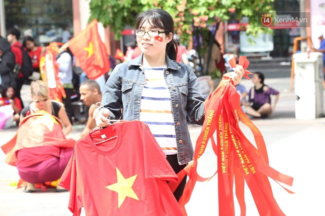 Sắc đỏ ngập tràn trước giờ Olympic Việt Nam tranh tấm HC đồng lịch sử với UAE-17