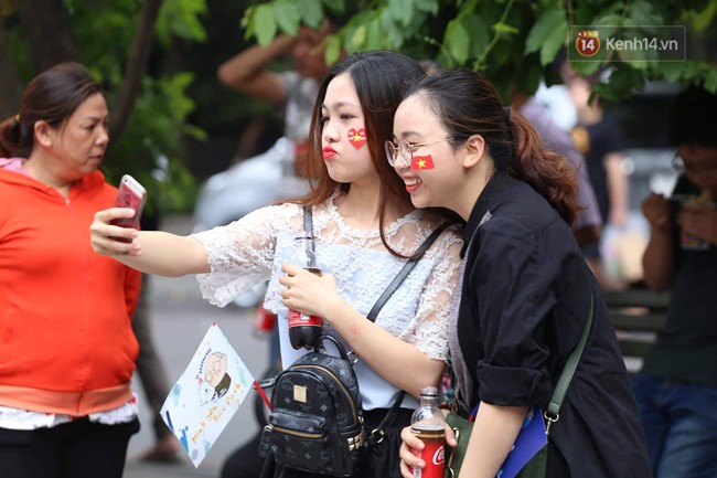 Sắc đỏ ngập tràn trước giờ Olympic Việt Nam tranh tấm HC đồng lịch sử với UAE-4