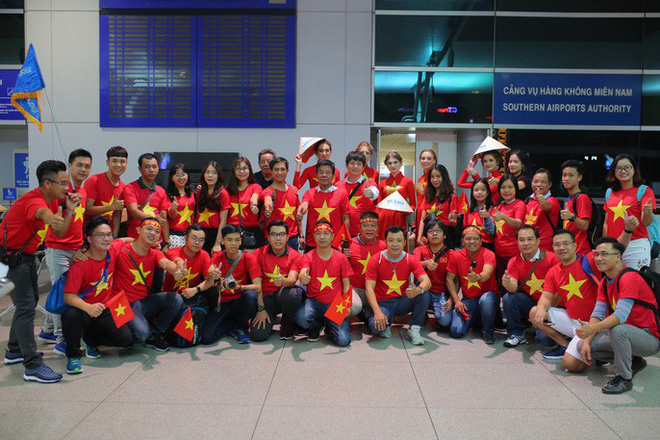 Sắc đỏ ngập tràn trước giờ Olympic Việt Nam tranh tấm HC đồng lịch sử với UAE-12