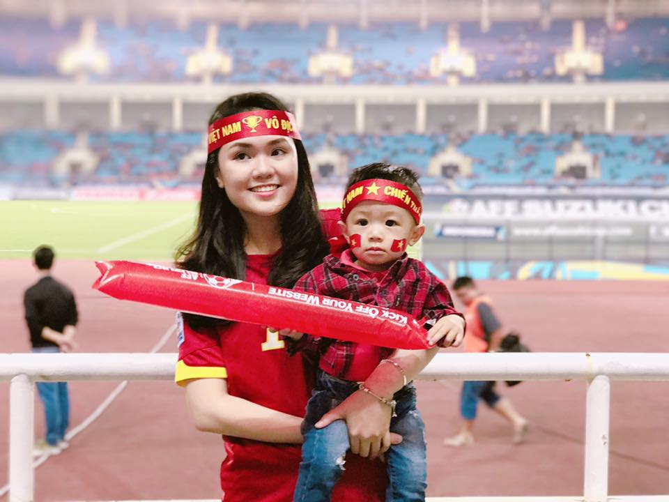 Gia thế nhà vợ của Văn Quyết - cầu thủ gỡ hòa cho U23 Việt Nam-7