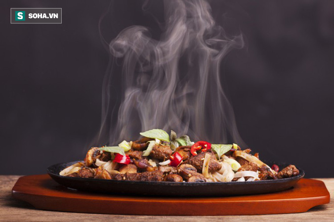 7 sai lầm trong khi ăn khiến đường tiêu hóa bị rối loạn, sinh bệnh: Có thể bạn cũng mắc!-1