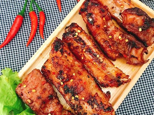 Sườn nướng kiểu này thơm ngon khiến cả nhà xin thêm cơm