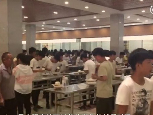 Hiệu trưởng trường mầm non bị bắt vì cho học sinh ăn gạo mốc-2