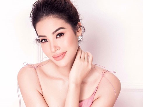 Hoa hậu Phạm Hương tạm dừng showbiz, sang Mỹ chữa bệnh tuyến giáp