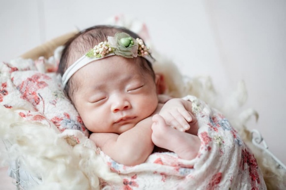 Tan chảy với loạt ảnh đủ biểu cảm đáng yêu của con gái Khánh Thi-10