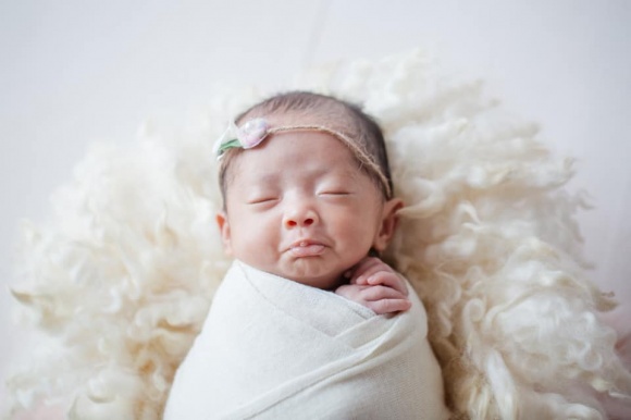 Tan chảy với loạt ảnh đủ biểu cảm đáng yêu của con gái Khánh Thi-11