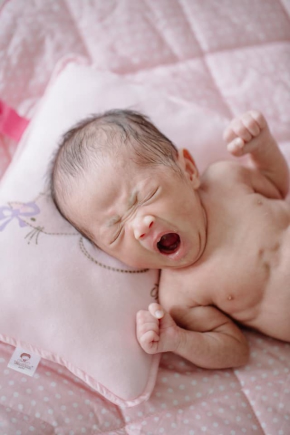 Tan chảy với loạt ảnh đủ biểu cảm đáng yêu của con gái Khánh Thi-3