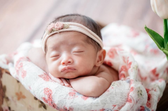 Tan chảy với loạt ảnh đủ biểu cảm đáng yêu của con gái Khánh Thi-7