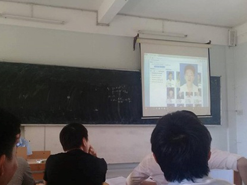 Lao xe xuống ruộng trên đường đi học, cậu bé này làm cư dân mạng cười ngặt nghẽo-5