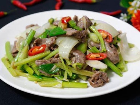 Hướng dẫn cách làm thịt bò xào hành tây đơn giản ngon đúng điệu