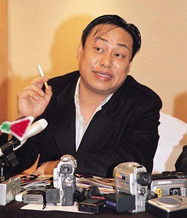 Tỷ phú đầu tiên ở Hồng Kông chết trẻ vì căn bệnh không ai ngờ-1