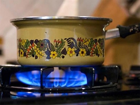 Mẹo đơn giản giúp chị em tiết kiệm gas khi giá gas tăng vọt không phải ai cũng nghĩ ra