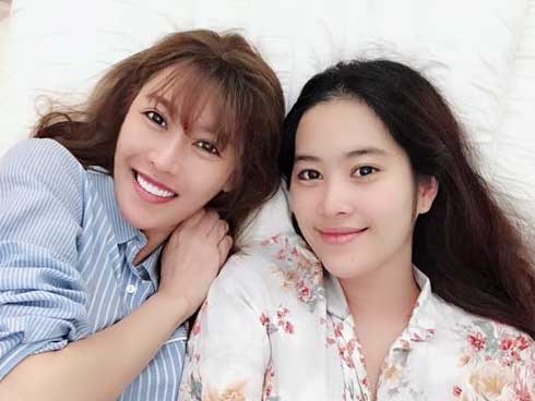 Tình cũ của Trường Giang cùng hội ngộ trong một tấm hình nhưng chia sẻ của Quế Vân mới là điều khiến mọi người quan tâm