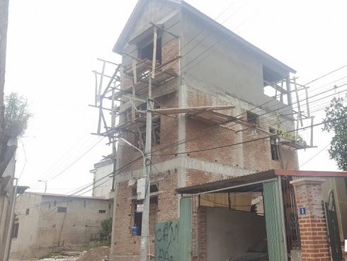 Sập giàn giáo thi công nhà dân ở Hà Nội, 3 người thương vong