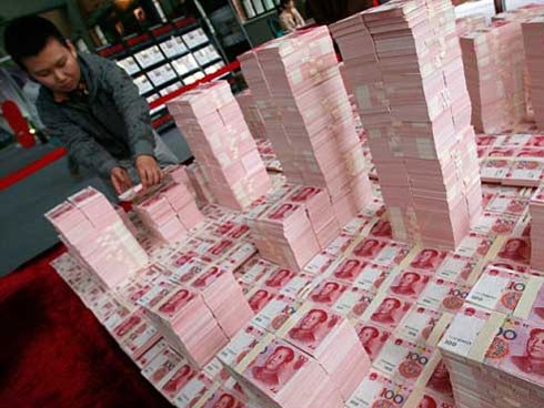 Nhà trai mang tiền giả làm sính lễ, cô dâu giận run người