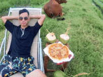 Chàng trai chăn bò Ytiet tiết lộ được mời tham gia nhiều show ở Mỹ nhưng không biết có nên đi không vì đang bận xây... nhà vệ sinh-3