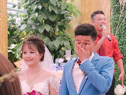 Chú rể trẻ Lạng Sơn khóc như một dòng sông dắt tay cô dâu trong ngày cưới-9