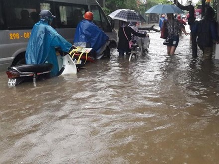 Bão số 5 suy yếu thành áp thấp, Hà Nội cuối tuần mưa to