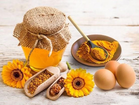 Thái nghệ bỏ vào ngâm với mật ong rồi thoa lên mặt và xem điều kì diệu gì xảy ra-8