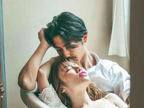 Cô hàng xóm ăn mặc hở hang khêu gợi đã giúp tôi nhận ra sự thật về vợ mình