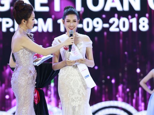 Chung kết HHVN 2018: Top 5 lộ diện trả lời ứng xử xuất sắc