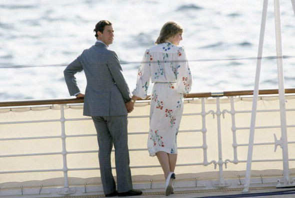 Hé lộ của Công nương Diana về trăng mật kinh hoàng và yêu cầu đau lòng của cô trước đám cưới cổ tích không được gia đình chấp nhận-2