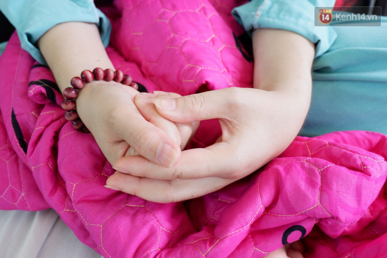 Tình cảnh éo le của nữ hoàng lô tô&nbsp;bị hoại tử ngực vì biến chứng silicon: Pê đê mà không có ngực thì diễn ai coi?-6