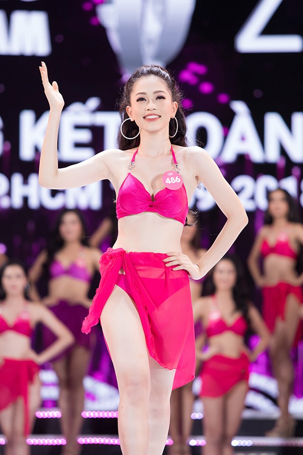 Sạn bất ngờ trong phần thi bikini của chung kết Hoa hậu Việt Nam 2018-5
