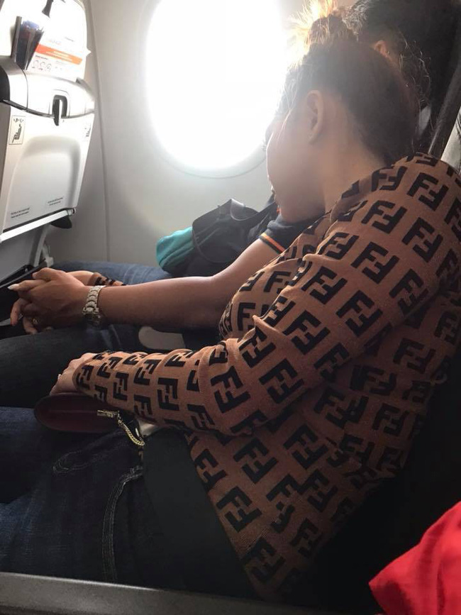 Đi máy bay vô tình phát hiện vụ ngoại tình chỉ bằng 1 câu nói, nữ hành khách chia sẻ để mẹ nào nhận ra chồng thì đem về ngay-3